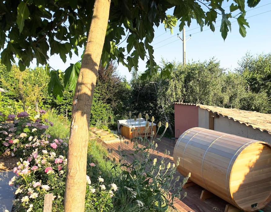 Gite De Charme 5 Etoiles Pour Couple Avec Sauna Et Jacuzzi Exterieurs Privatifs Peaugres Zewnętrze zdjęcie