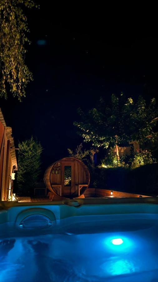Gite De Charme 5 Etoiles Pour Couple Avec Sauna Et Jacuzzi Exterieurs Privatifs Peaugres Zewnętrze zdjęcie